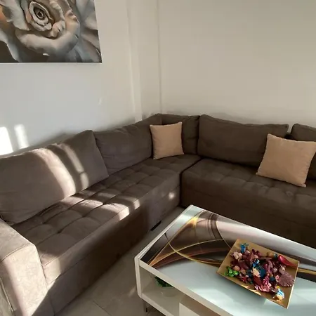 Seaview White Apartment Sarande